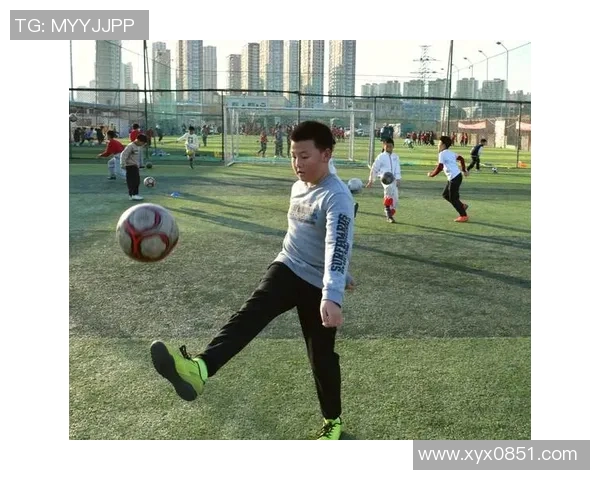 足球明星助力梦想少年圆梦之旅揭秘小孩背后的感人故事